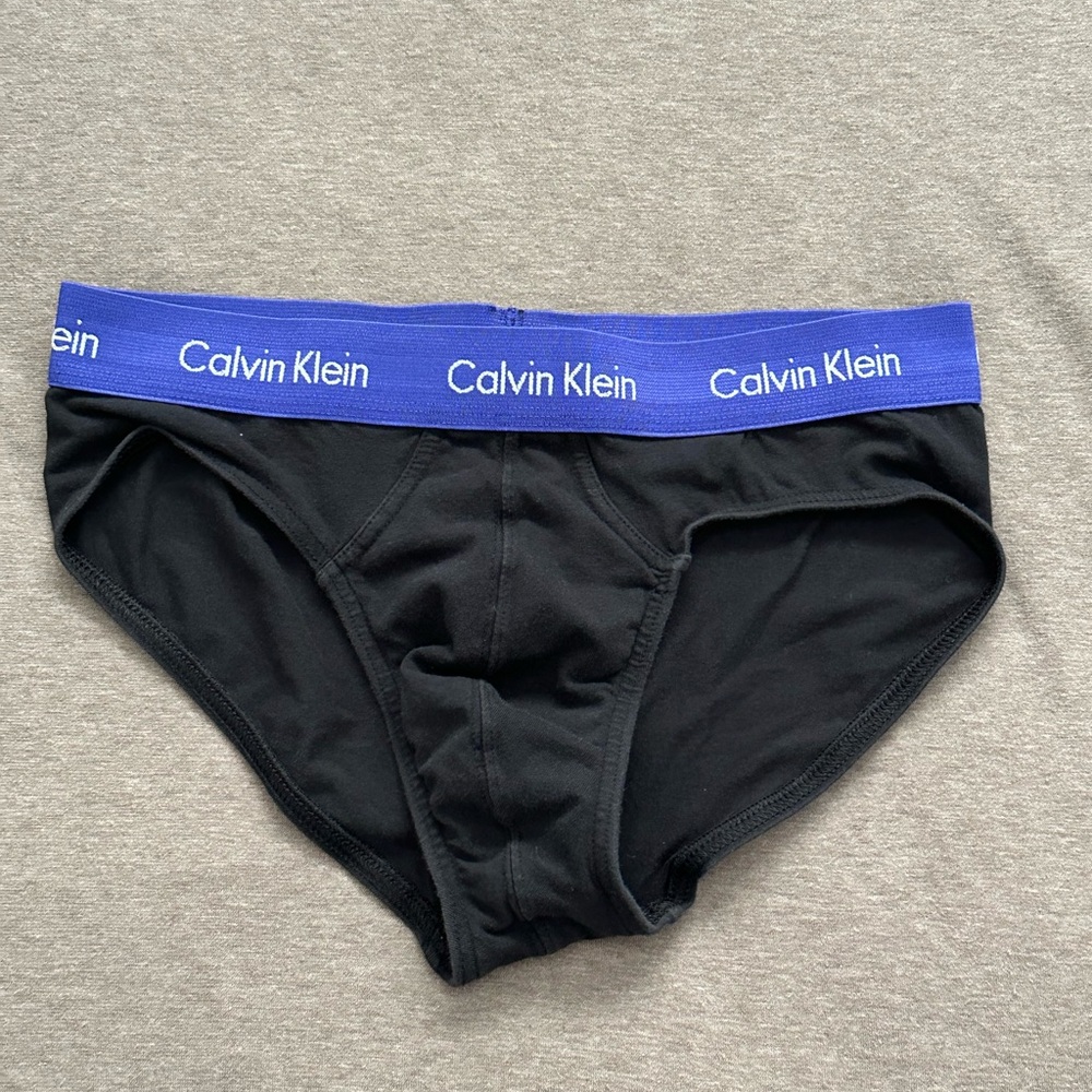 Calvin Klein Men's Cotton Stretch Hip Brief with Blue Waistband size M